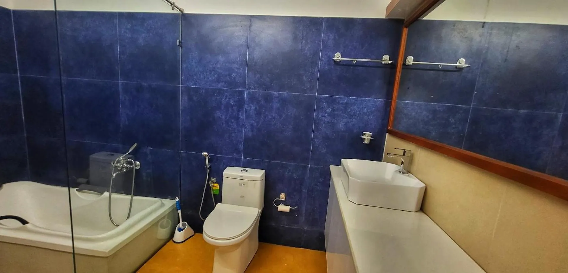 Tkg Serene Private 2Bhk Adimali Anniyar Thozu فيلة